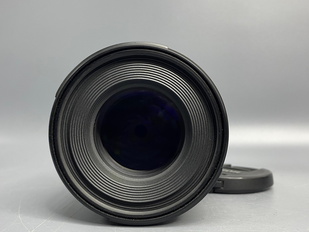 Canon RF 85mm F2 Macro IS STM