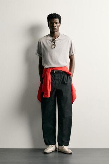 ZARA БРЮКИ RELAXED FIT СО СКЛАДКАМИ, ЧЕРНЫЙ