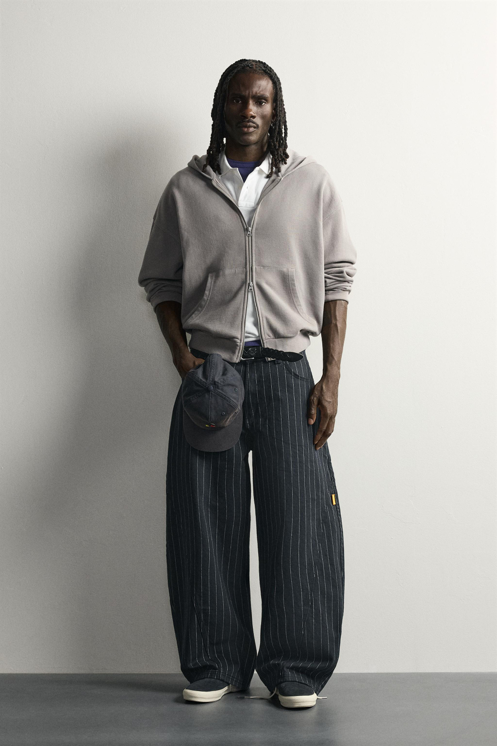 БРЮКИ BALLOON FIT В ТОНКУЮ ПОЛОСКУ — ZARA