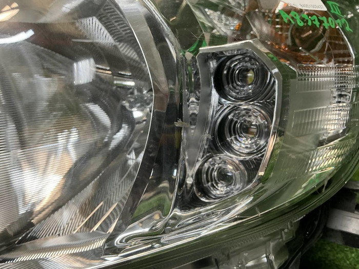 Фара левая Toyota LC Prado 150 (2017-н.в.) галоген