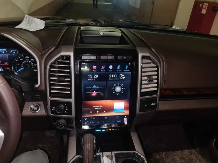 Магнитола для Ford F-150 2015-2020 (кондиционер, без SYNC) - Kuberg M вертикальный экран 13.6" в стиле "Тесла" на Android 13, CarPlay, 4G SIM-слот