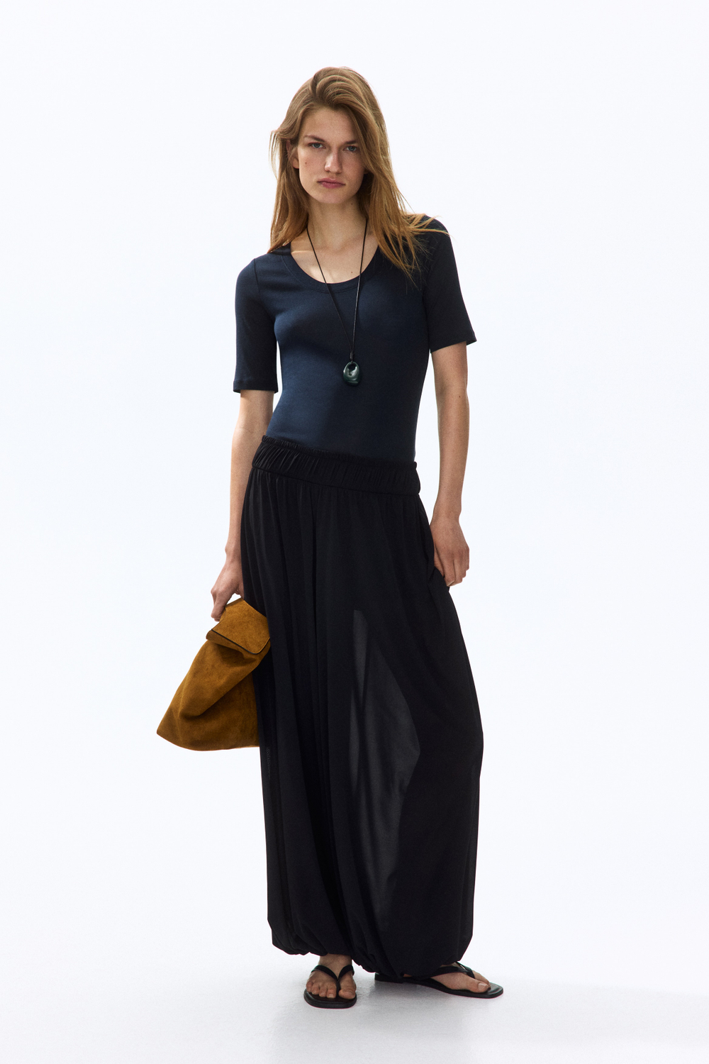 Футболка из хлопка пима с глубоким вырезом - H&M