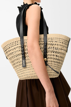 Loewe Среднего плетеная сумка-корзина Braid из пальмы и телячьей кожи, натуральный/черный