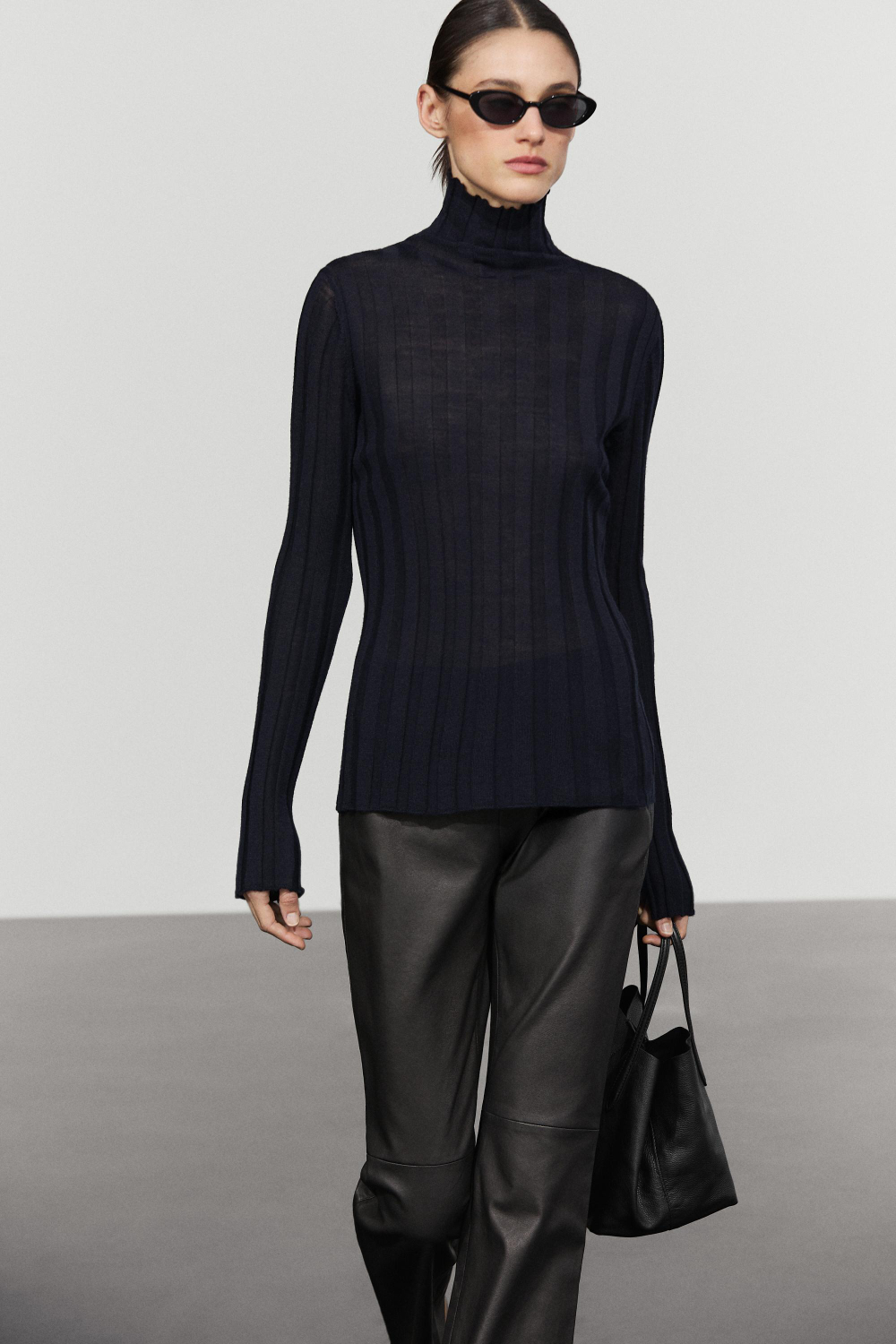 Massimo Dutti Трикотажный свитер в рубчик с воротником-стойкой, темно-синий