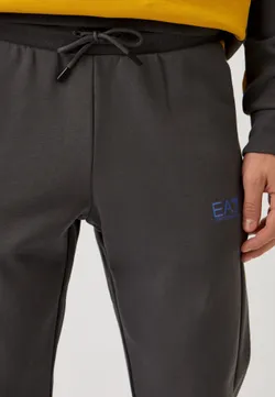 Спортивный костюм мужской EA7