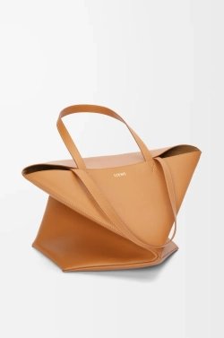 Loewe Сумка-тоут XL Puzzle Fold из блестящей телячьей кожи, светло-коричневый