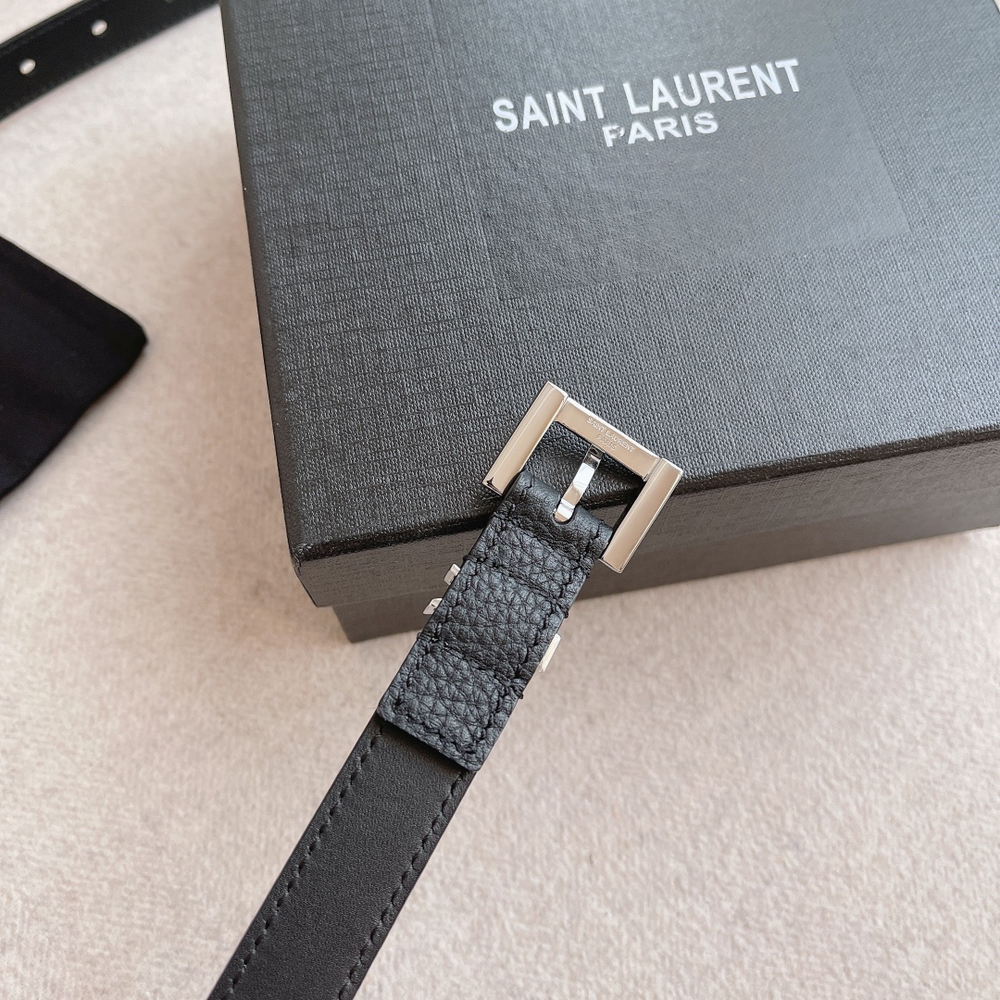 Женский ремень Saint Laurent — чёрный с зауженным концом и серебристой пряжкой YSL — фото 3