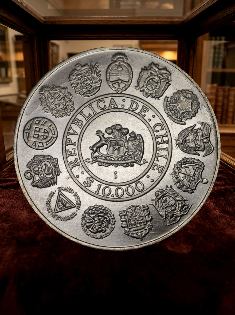 10000 песо 1991 года Чили. 500 лет открытию Америки. 1492-1992. Корабль. Парусник. Копия монеты