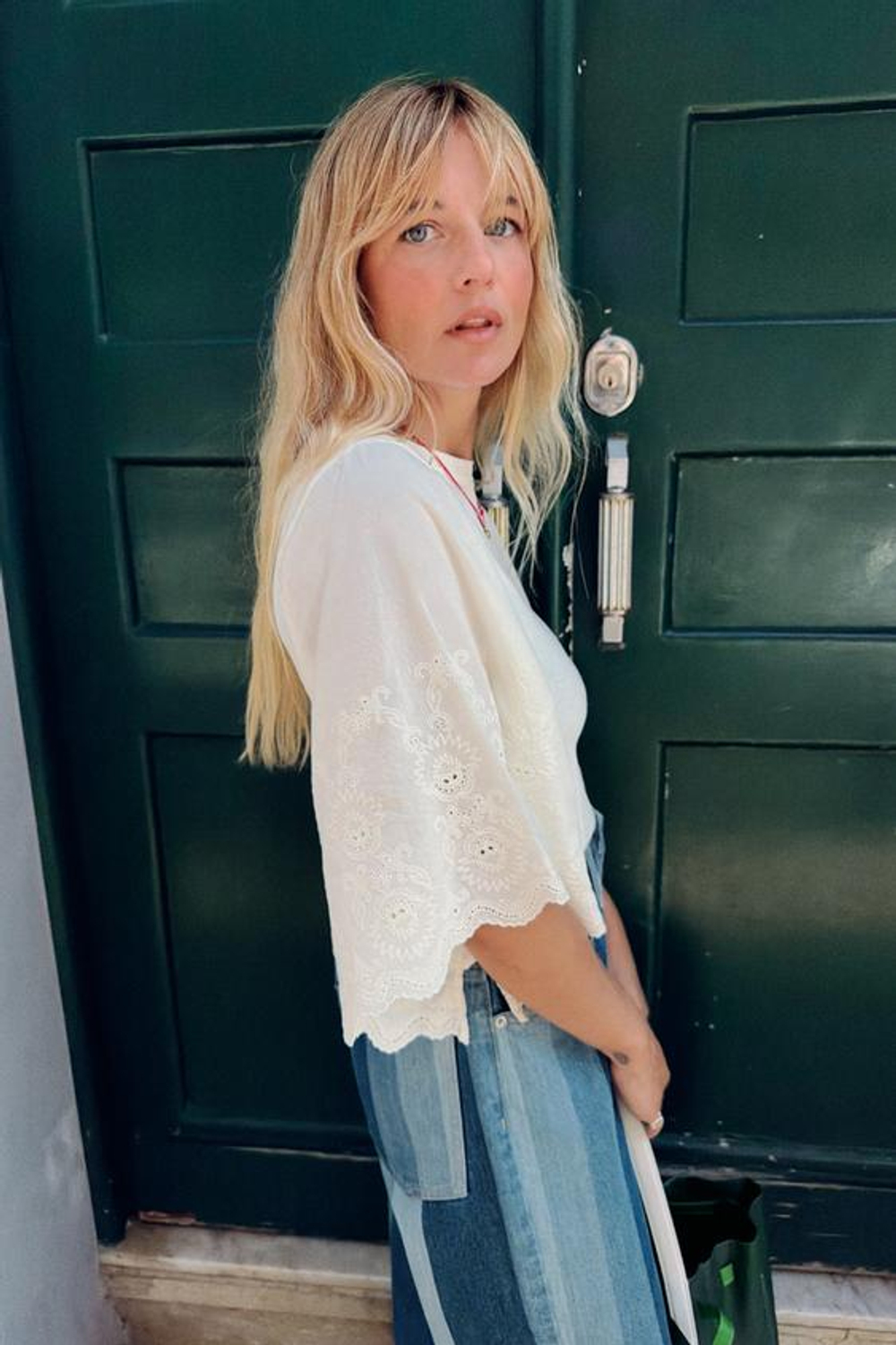 ZARA КОМБИНИРОВАННАЯ ФУТБОЛКА С ВЫШИВКОЙ, ЖЕЛТОВАТО-БЕЛЫЙ