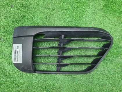 Решетка переднего бампера правая BMW X1 F48 15-19