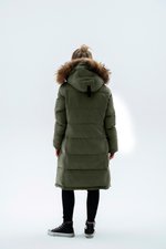 Зимнее пальто с капюшоном и опушкой из меха RedFox оливковый