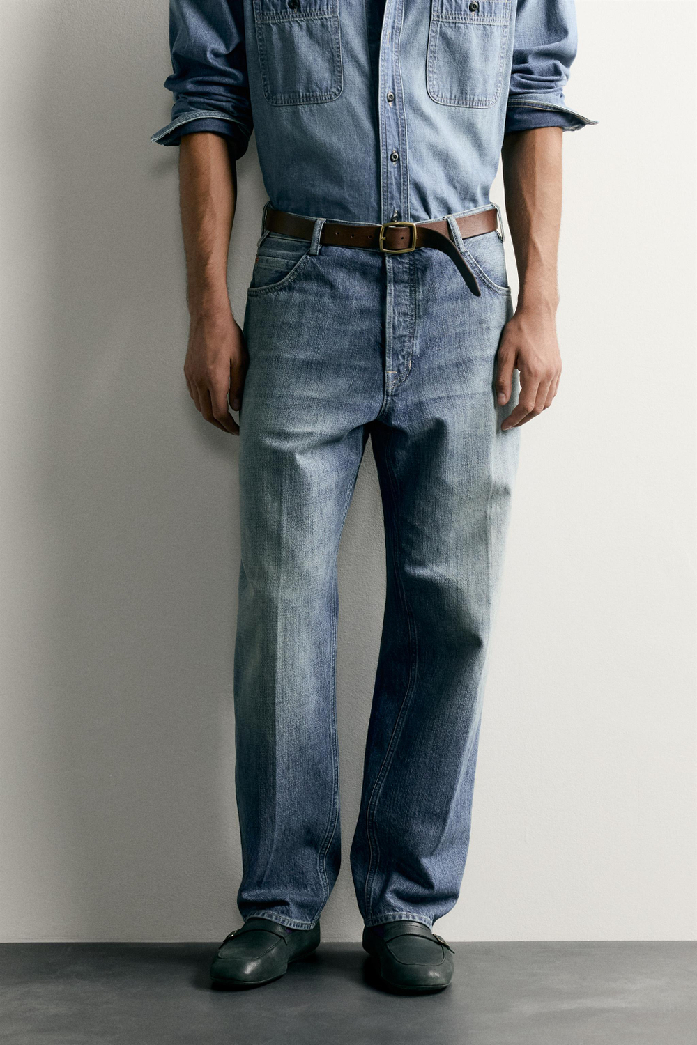 ДЖИНСЫ RELAXED FIT СО СТРЕЛКАМИ — ZARA · 0840/310
