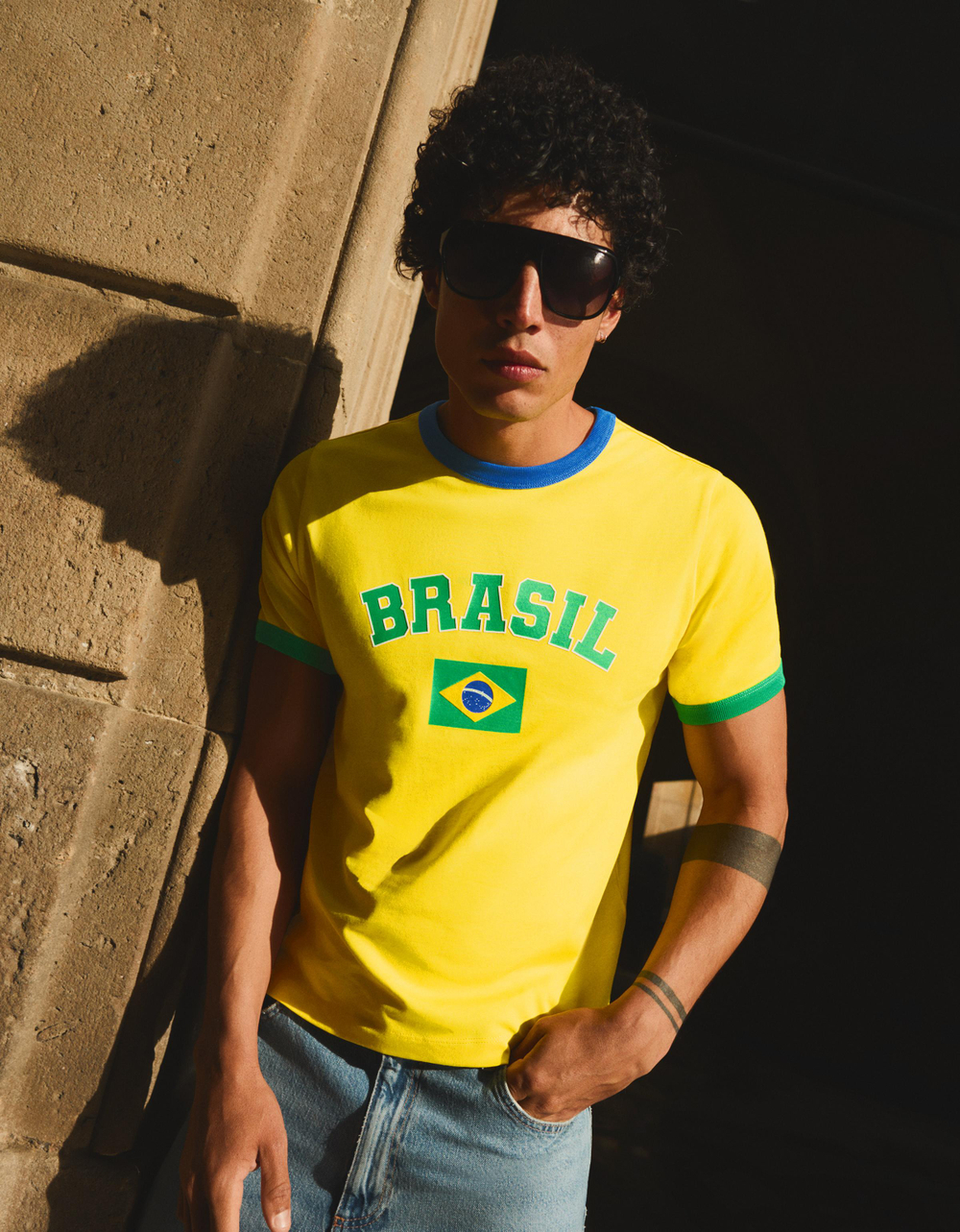 Мужская футболка slim fit с принтом - BERSHKA