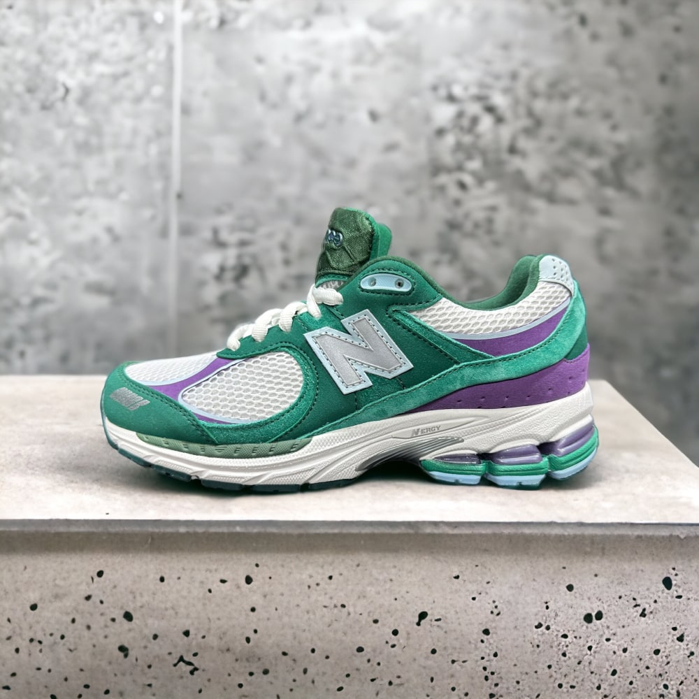 New Balance 2002R • Green