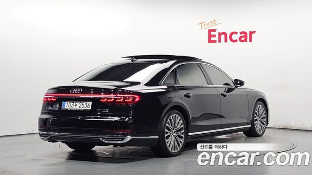 Audi A8 60 TFSI Quattro LWB — 2021