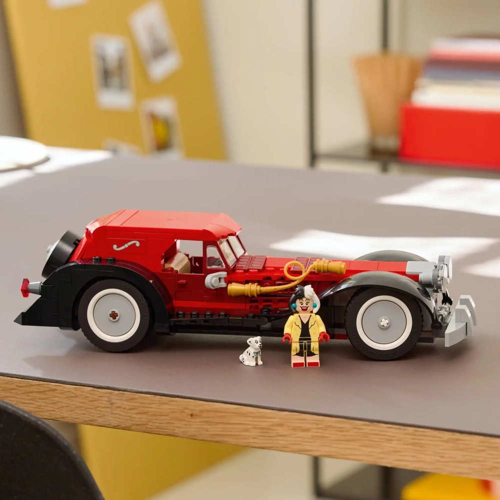 Конструктор LEGO Disney 43277 Машина Круэллы Де Виль