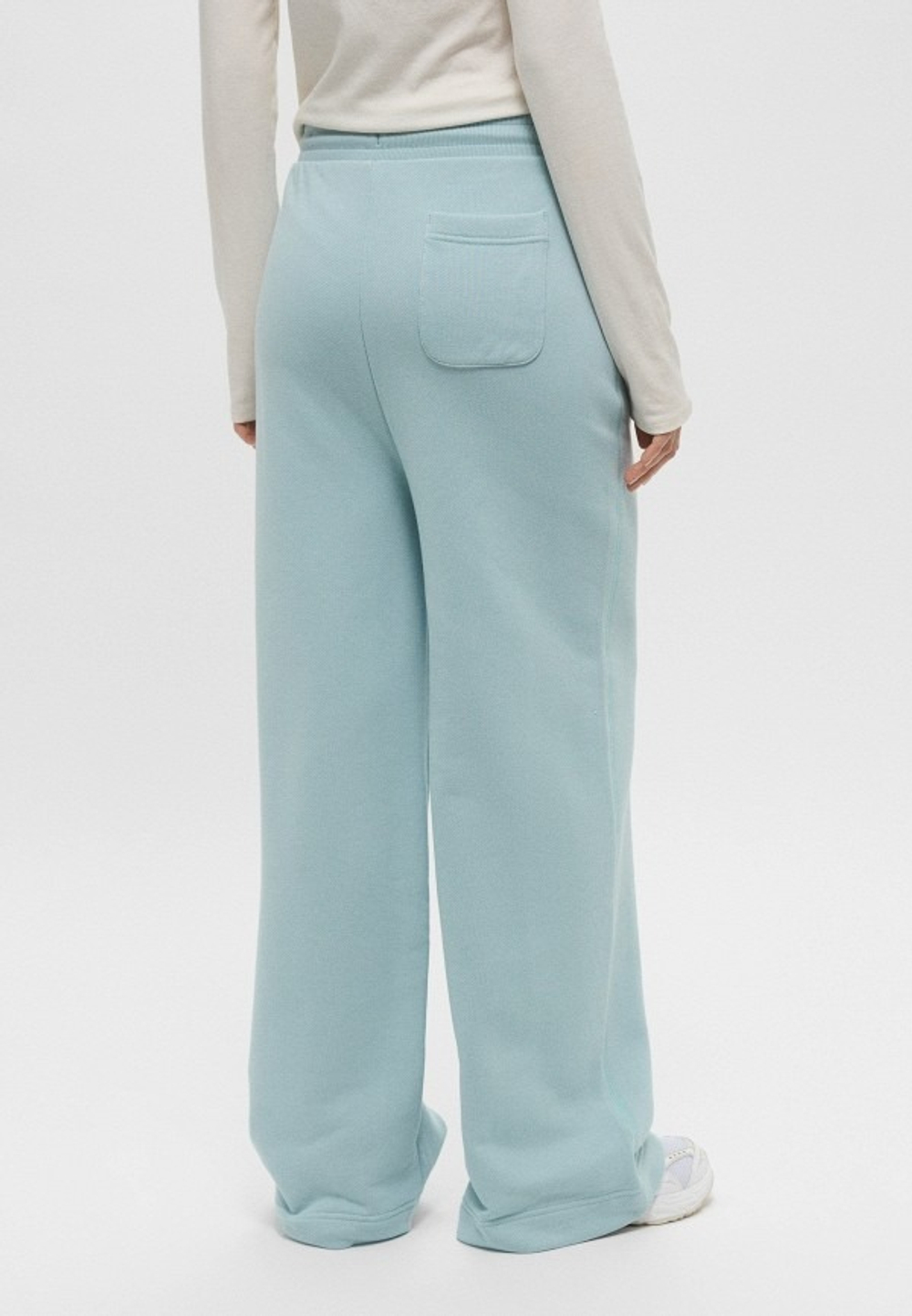 Брюки спортивные женские PUMA PREMIUM ESS Relaxed Sweatpants op