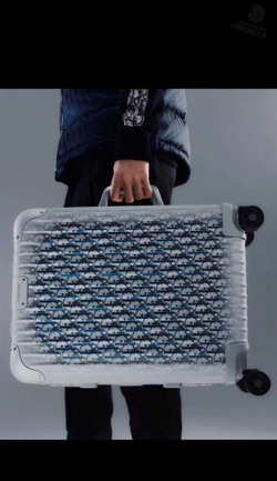 Дорожный чемодан Rimowa x DIOR