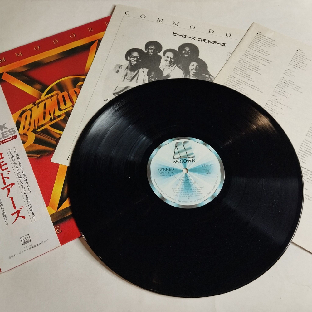 Винтажная виниловая пластинка LP Commodores Heroes (Japan 1980) (Obi)