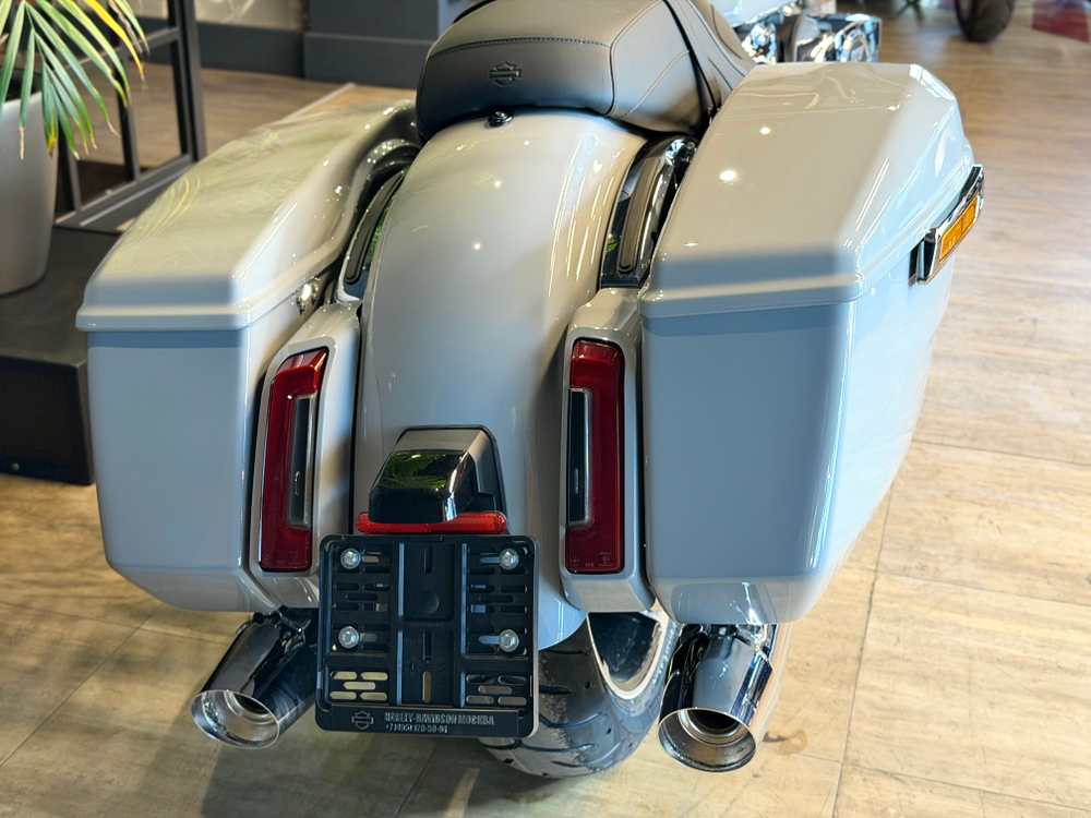 STREET GLIDE SPECIAL, 2024 BILLIARD GRAY/chrome