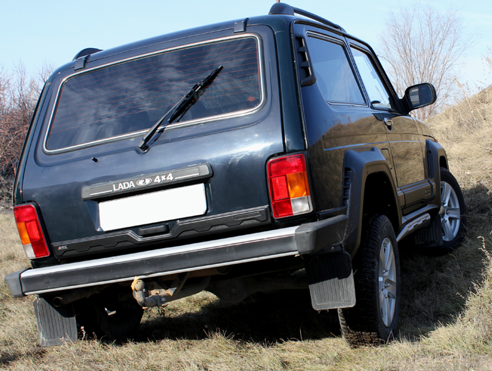 Декоративно-защитная накладка на дверь задка NIVA 4x4/LEGEND