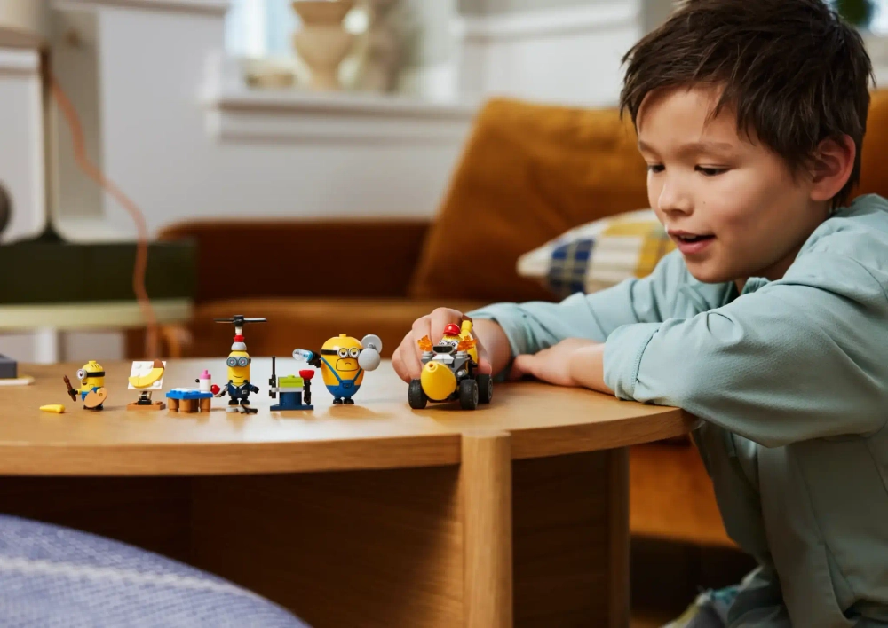 Конструктор LEGO Гадкий я 4 75580 Миньоны и автомобиль-банан