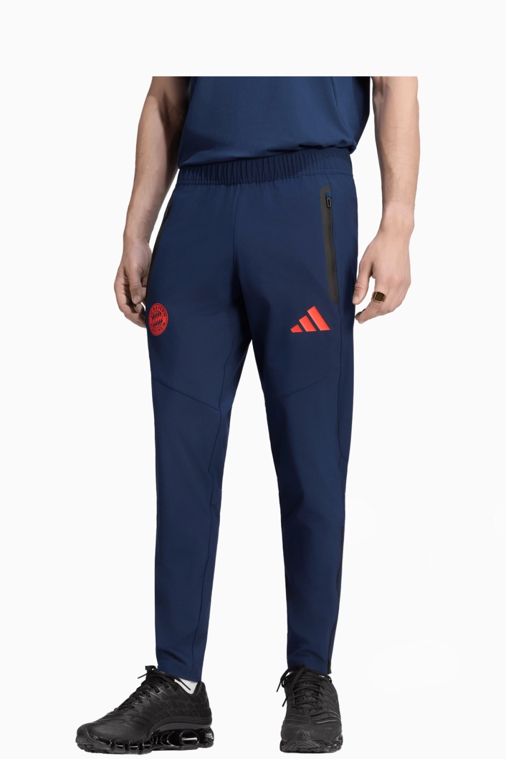 Штаны adidas FC Bayern 26/27 Tiro Travel - темно-синий