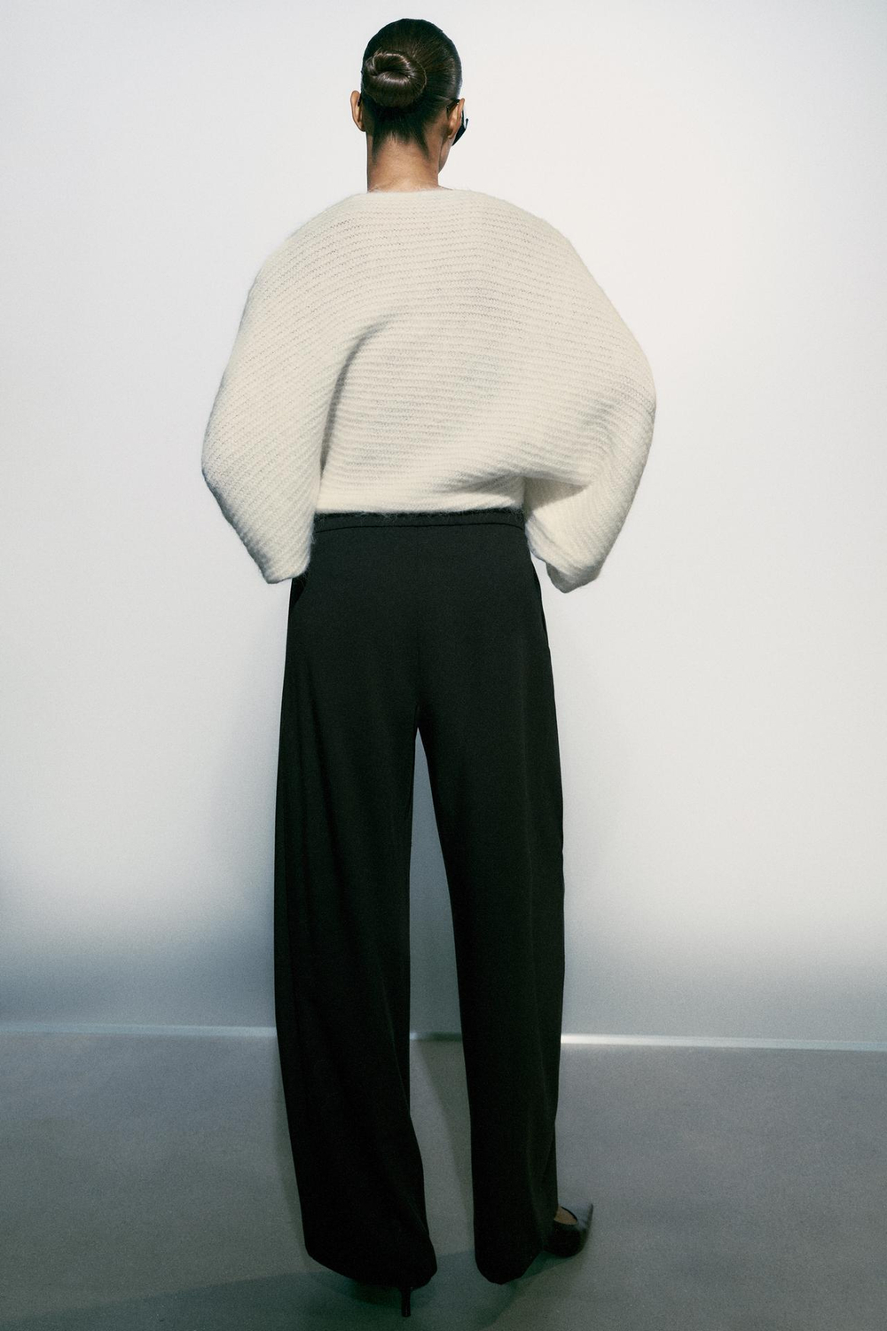 ZARA БРЮКИ BARREL СО СКЛАДКАМИ, ЧЕРНЫЙ
