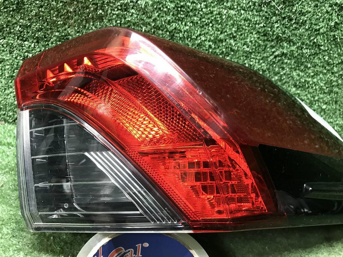 Фонарь правый внешний Toyota RAV4 5 XA50 (18-нв)