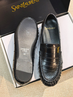 Лоферы Yves Saint Laurent