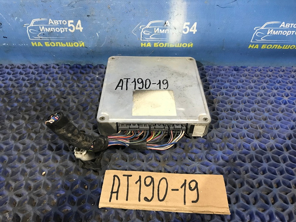 Компьютер двигателя TOYOTA CARINA E 1996