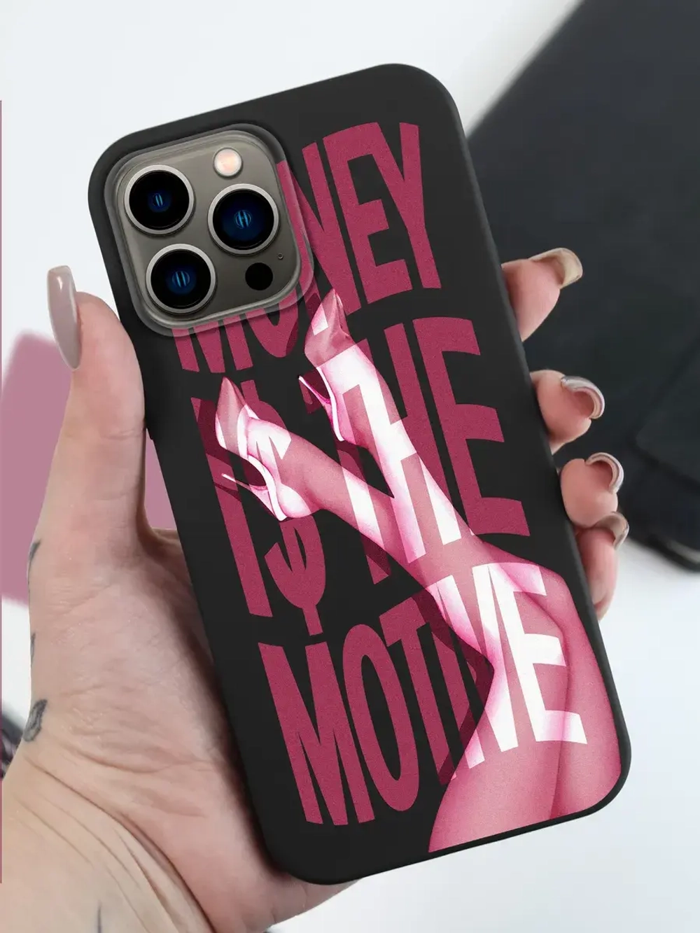 Чехол на iPhone 16 Pro Max