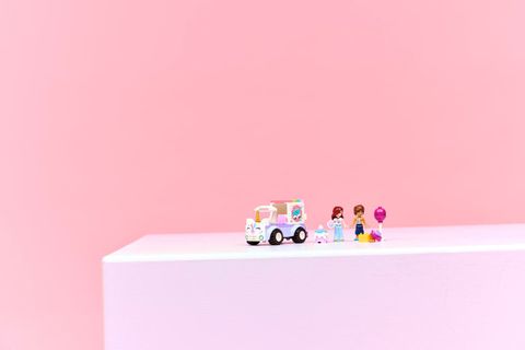 Конструктор LEGO Friends 42675 Unicorn Cake Delivery Car