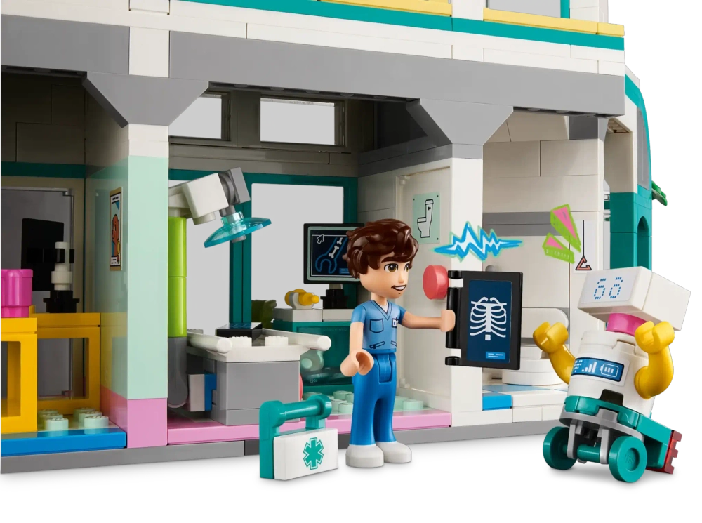 Конструктор LEGO Friends 42621 Больница Хартлейк-Сити