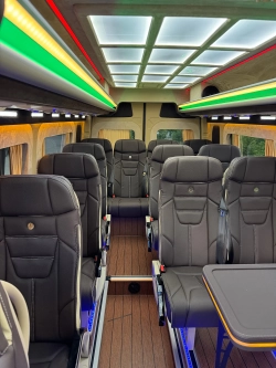 "Комплект пассажирских кресел для Mercedes-Benz Sprinter" (комплект из 10 предметов на 18 посадочных мест).