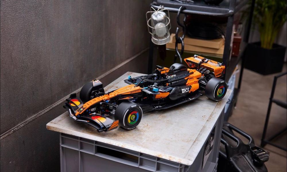 Конструктор Лего Техник Гоночный автомобиль McLaren MCL39 42228 | LEGO Technic F1 болид Формулы-1 | 1675 деталей | 18+