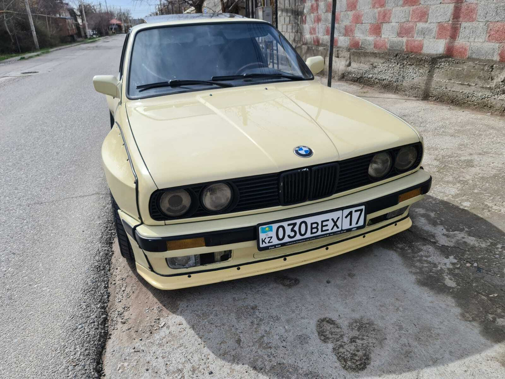 BMW E30 PANDEM (ROCKET BUNNY) Передняя гуда (Реплика "Стекловолокно")