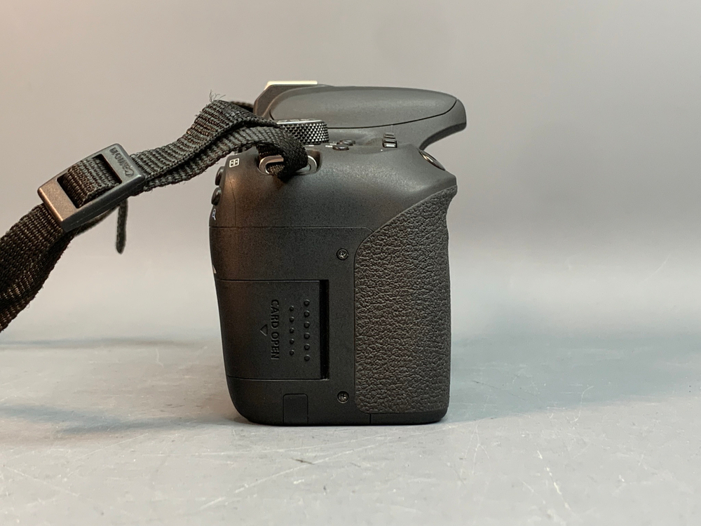 Canon EOS 800D Body 14.000 Кадров