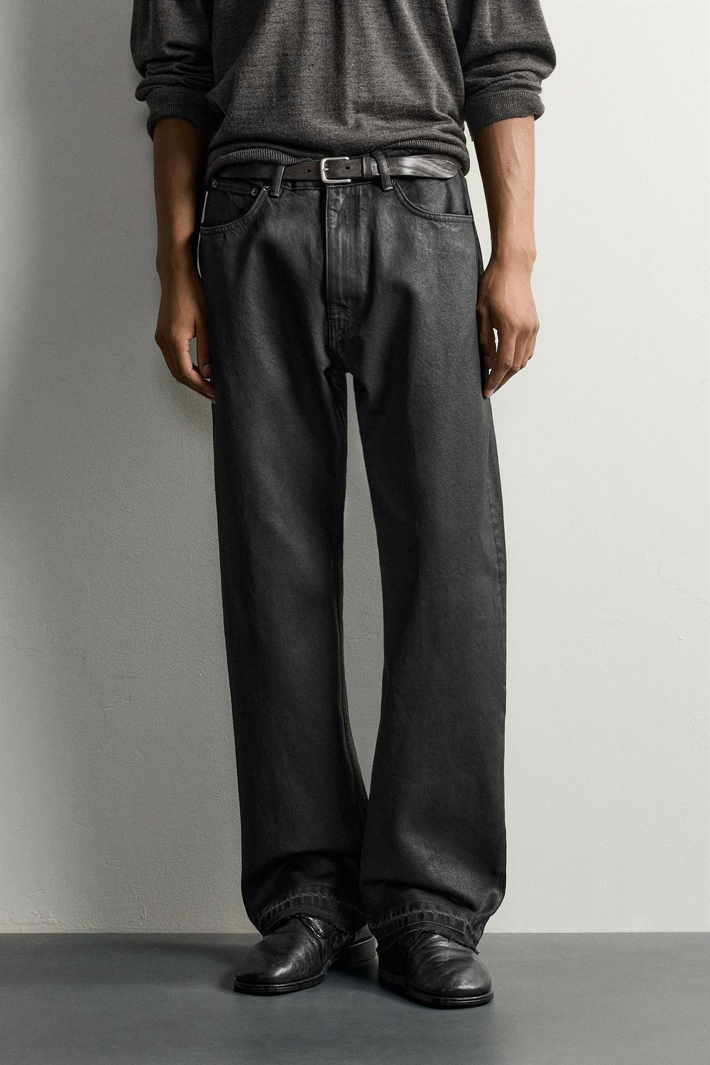 ZARA ДЖИНСЫ LOOSE FIT С ВОСКОВЫМ ЭФФЕКТОМ, ЧЕРНЫЙ