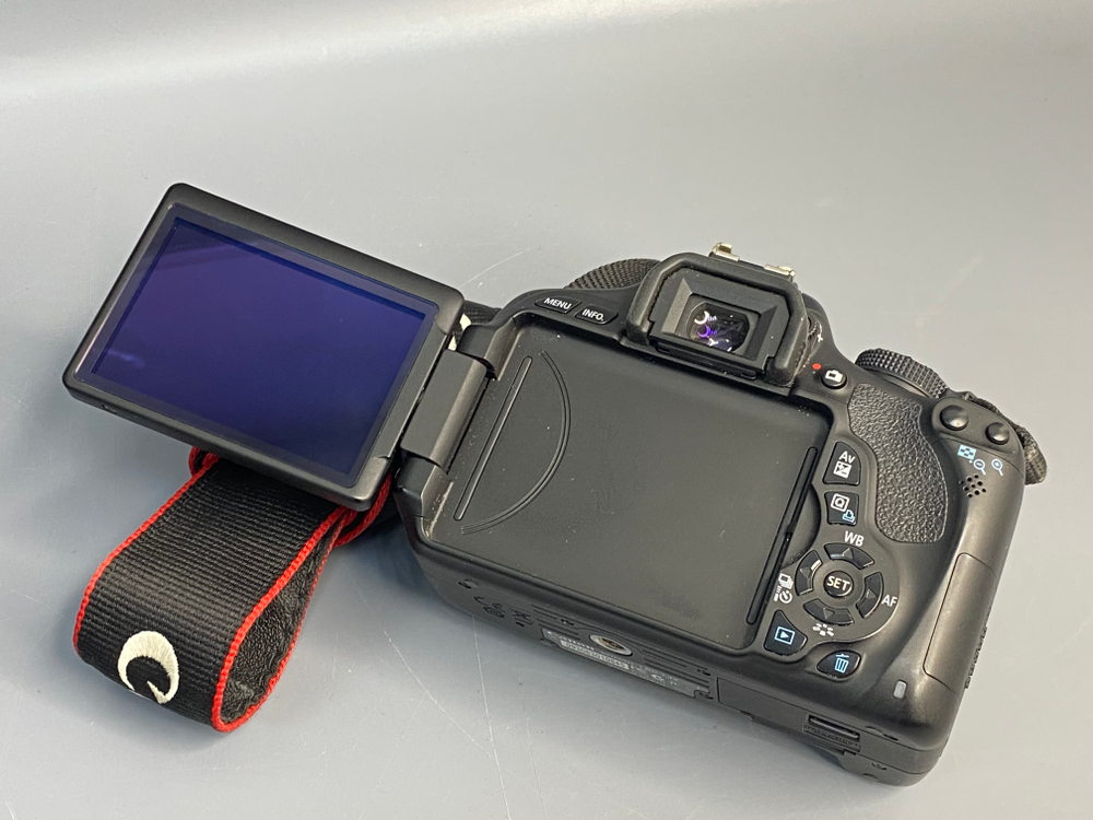 Canon 600D kit 18-55mm IS II