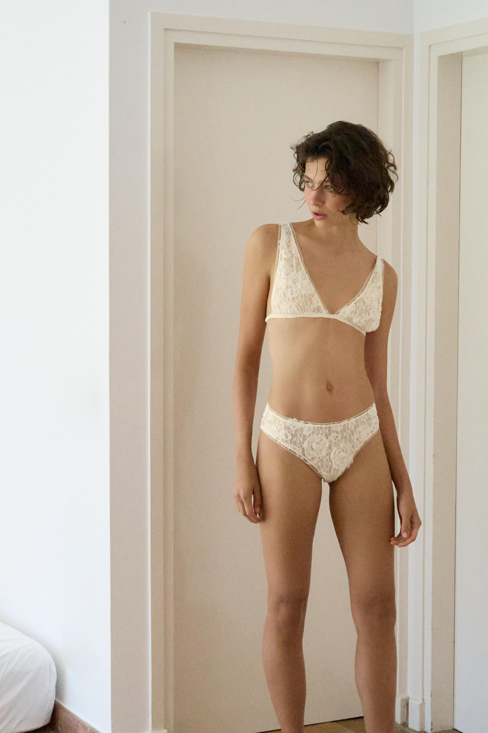 ТРУСЫ С РЕЛЬЕФНЫМ КРУЖЕВОМ — ZARA