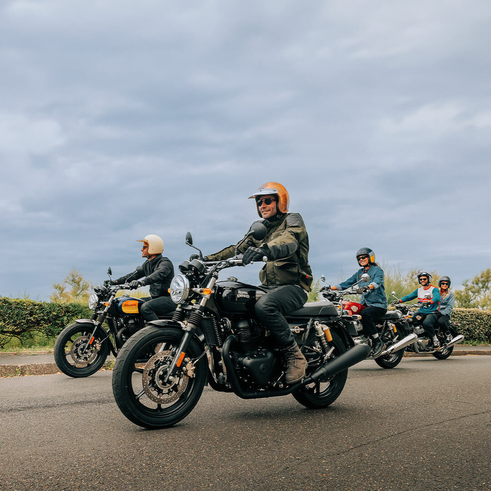 Royal Enfield Interceptor 650 Barcelona Blue (Black Alloy)
