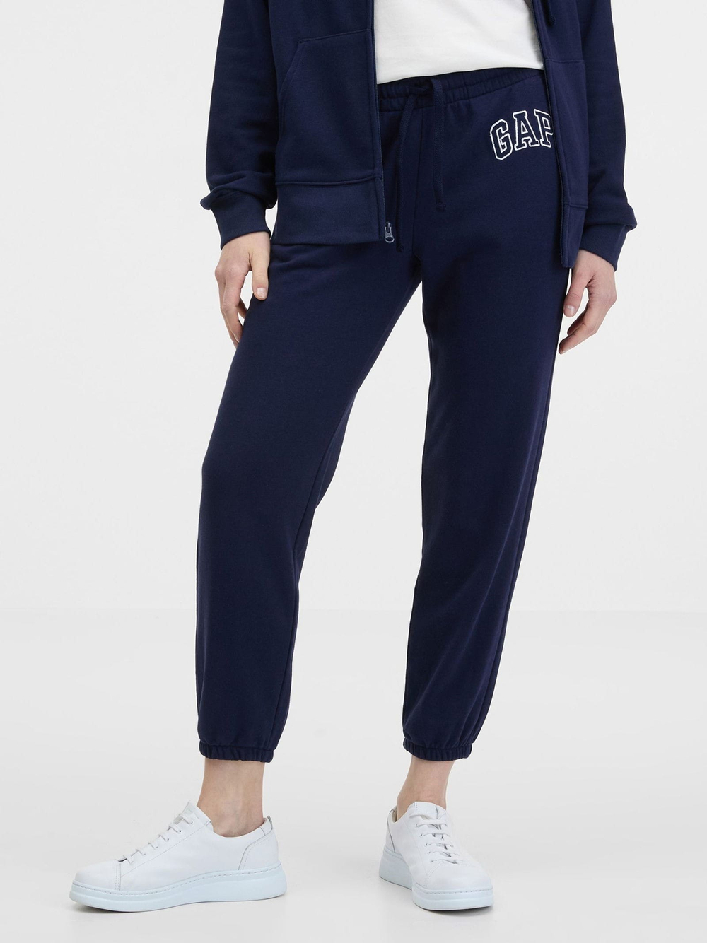 Спортивные брюки Gap Logo Jogger из махровой ткани. - GAP