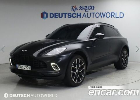 Aston Martin DBX 4.0 V8 — 2021