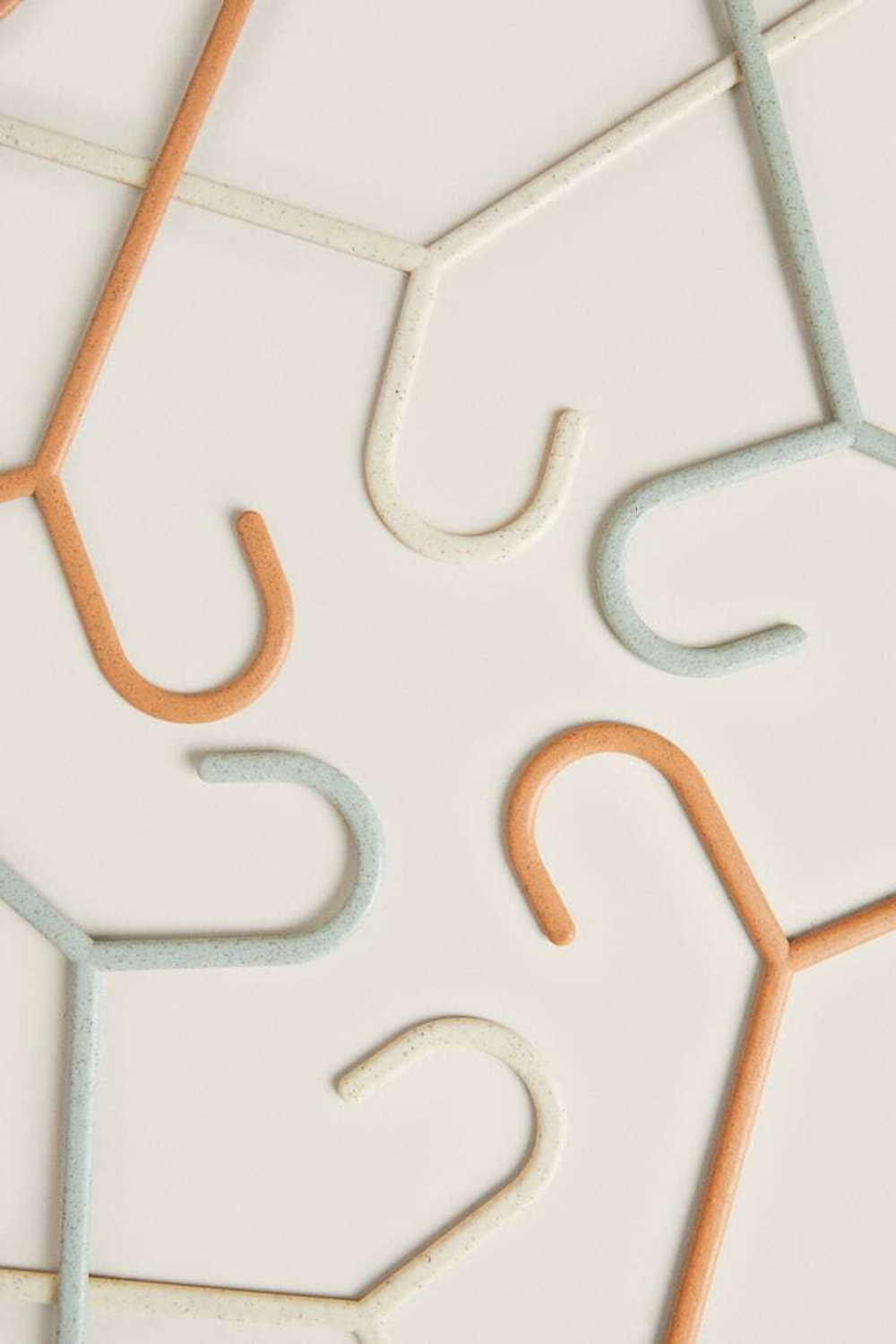 ZARA HOME ДЕТСКИЕ ВЕШАЛКИ (УПАКОВКА ИЗ 6 ШТУК), РАЗНОЦВЕТНЫЙ