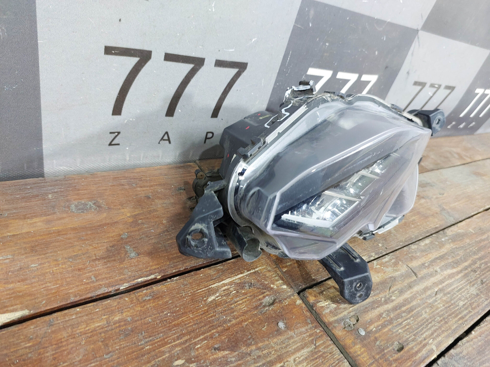 ПТФ передняя правая LED Kia K5 20-нв Б/У Оригинал 92202L2000