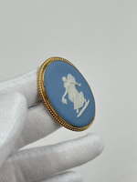 Брошь Wedgwood голубая