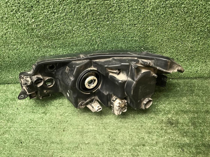 Фара правая Suzuki Vitara S 2 (2014-2024) LED