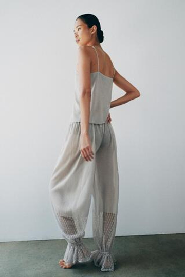 ZARA ТРИКОТАЖНЫЕ БРЮКИ-ШАРОВАРЫ С ОБОРКАМИ, СЕРЫЙ