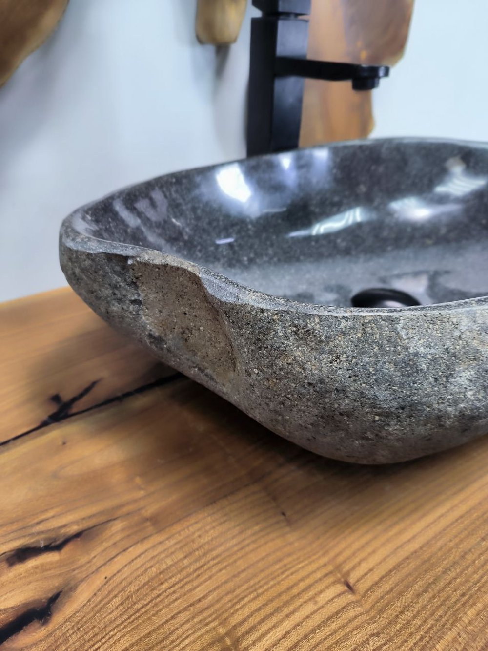 Раковина из речного камня RS-66401 54х35х15 из натурального камня